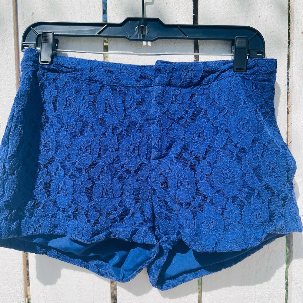 Forever21 Blue Floral Lace Women shorts.